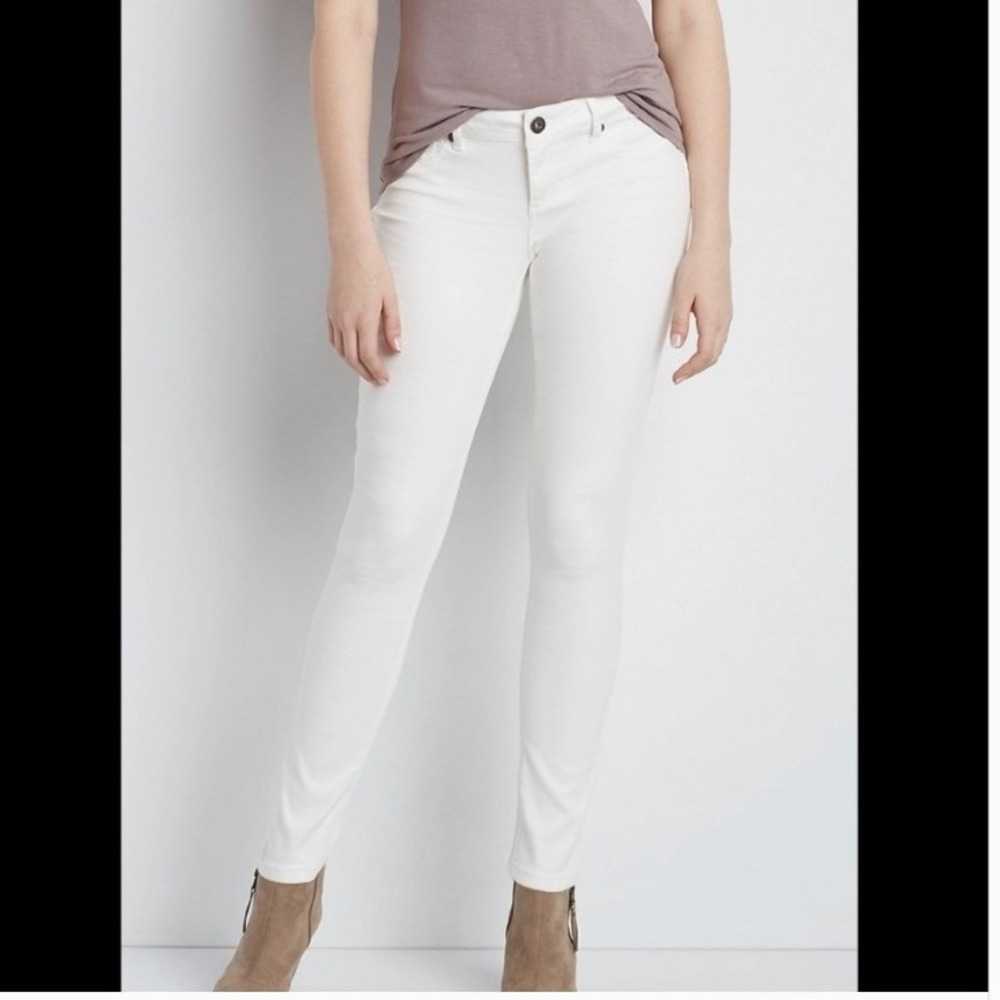 Maurices Women's Size Small Regular Skinny Jean White Low Rise Stretch Cotton